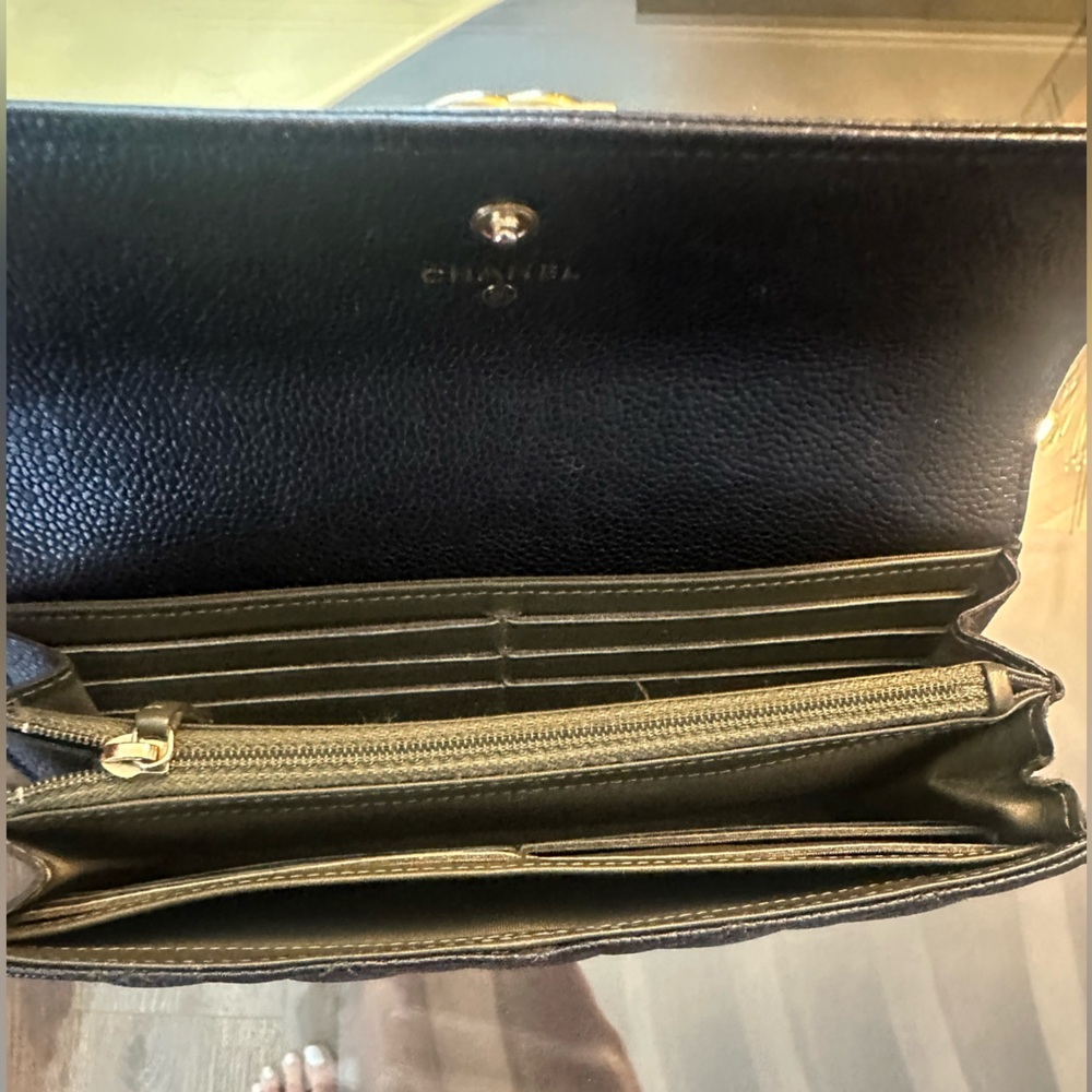 Chanel
Boy Flap Wallet Quilted Caviar Long - Picture 6 of 12